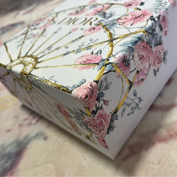Dior Pink and Gold Floral Box - Picture 4 of 7
